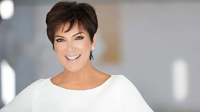 Психолог женщина с короткой стрижкой Kris Jenner Gives Possible Kimye Wedding Details