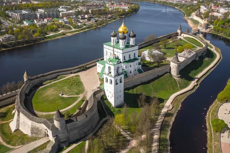 Псков фото города Самостоятельная квест-экскурсия "Псков - непобежденная крепость России" - цена 7