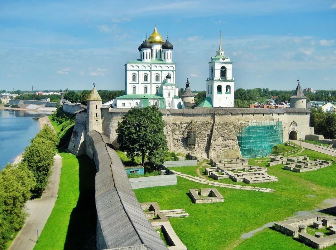 Псков кремль 7 фото 29 интересных факта про Псков: Иван Грозный отрубил язык, Николай II отрёкся, Пу