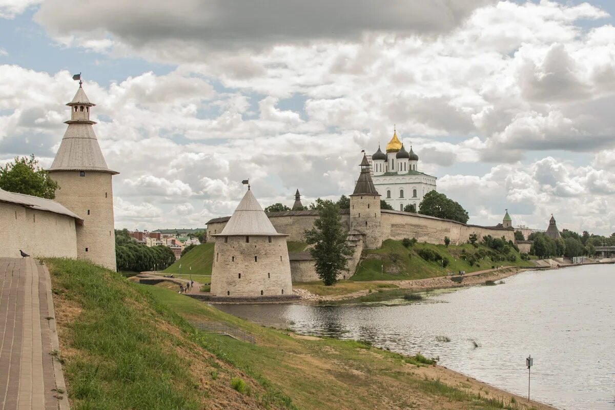 Псков кремль фото Башни Псковского Кремля после реставрации