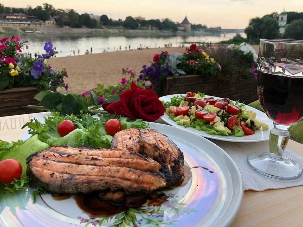 Псков ресторан фото и цены Stroganov, restaurant, Pskov, Krasnoarmeyskaya Embankment, 16А - Yandex Maps