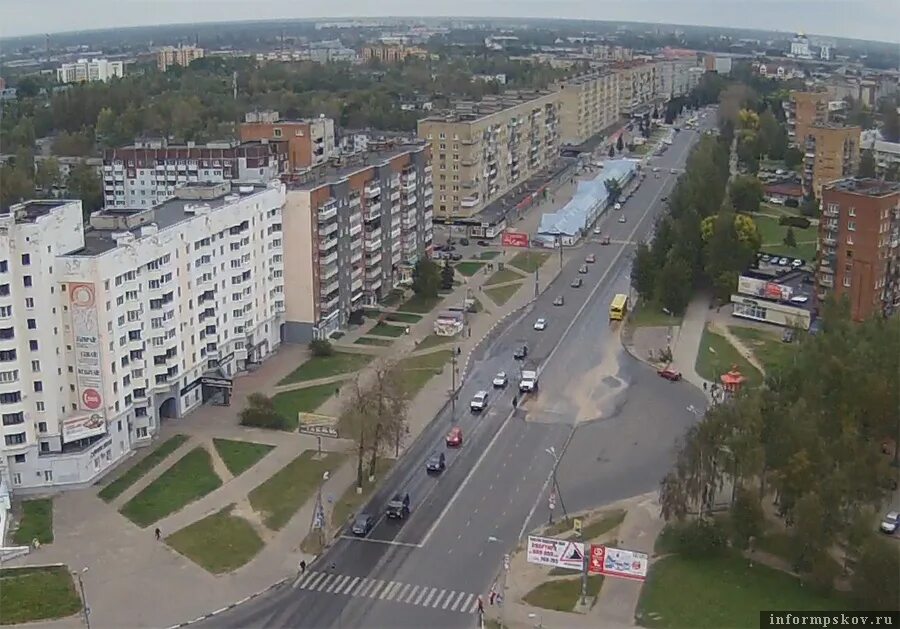 Псков рижский проспект фото В Пскове на пересечении Рижского и Юбилейной прорвало трубу с холодной водой