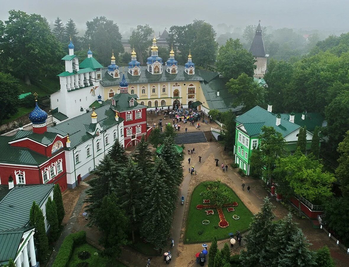 Псково печерский монастырь фото Псков. Псково-Печерский монастырь. Изборск - КОВЧЕГ