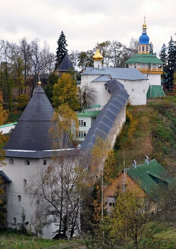 Псково печерский монастырь фото Псково-Печерский монастырь. Самая необычная крепость Российской Империи.: kazano