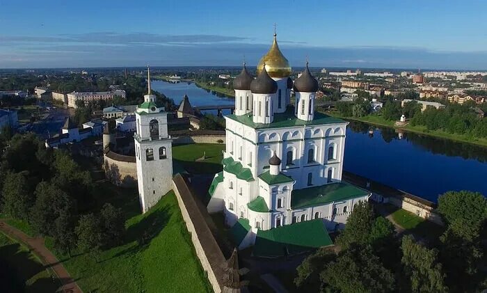 Псковский храм фото Свято-Троицкий Кафедральный Собор г. Пскова / Псковская епархия