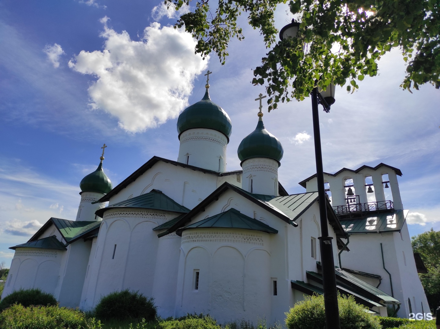 Псковский храм фото Прекрасные виды храма Богоявления Господня в Пскове Архитектура храмов и соборов