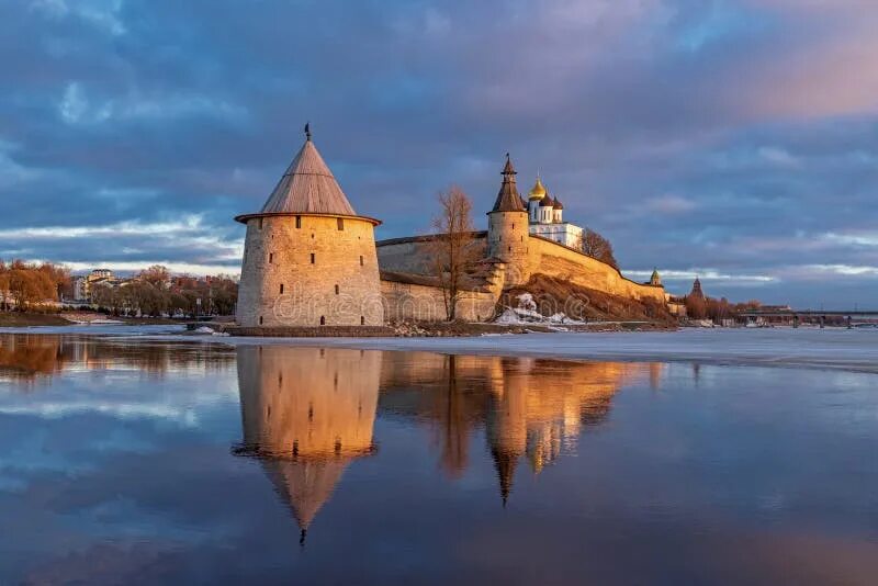 Псковский кремль фото Pskov Krom Kremlin, Historical and Architectural Center of Pskov. it is Located 