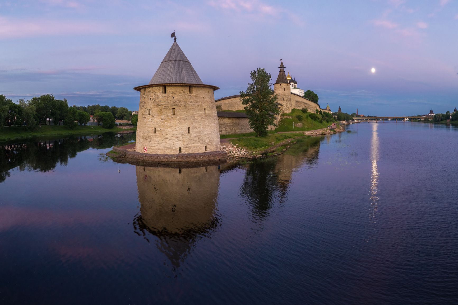 Псковский кремль фото Псковский вечер. Фотограф Алексей Королёв