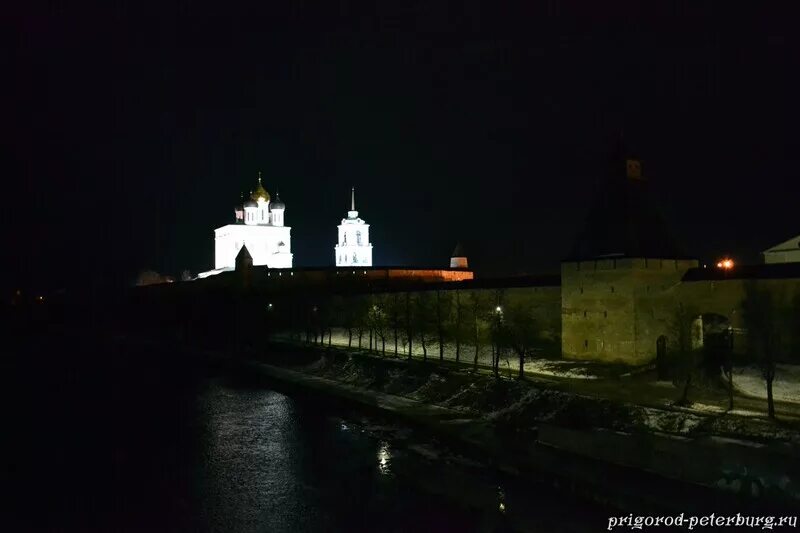 Псковский кремль ночью фото Несколько фото ночного Пскова Пригороды Петербурга