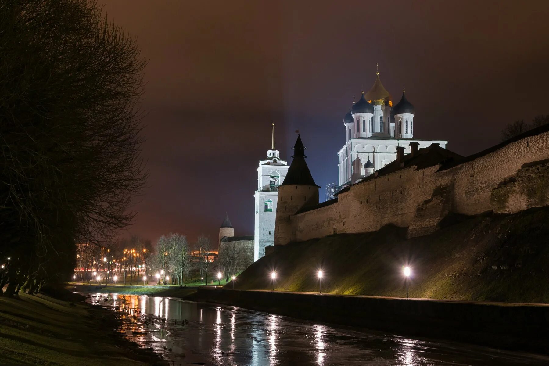 Псковский кремль ночью фото Ночной Псков. Фотограф Мержанов Дима