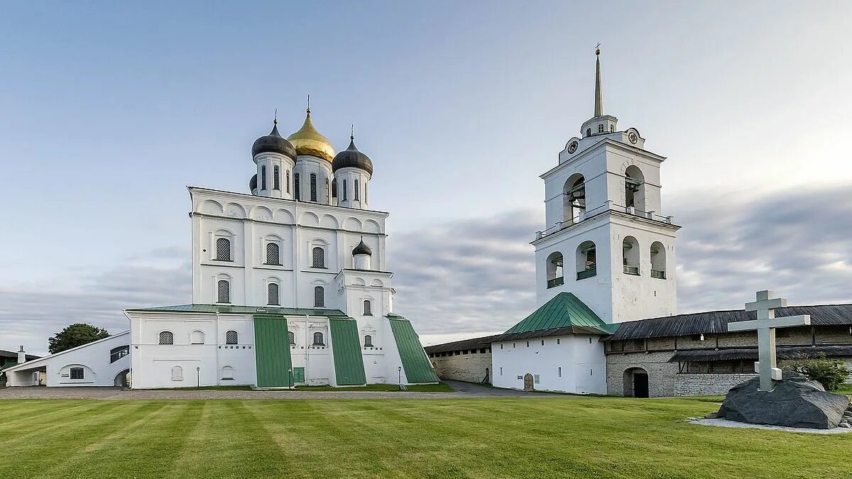 Псковский кремль ул кремль 4 псков фото Псковская митрополия - Википедия