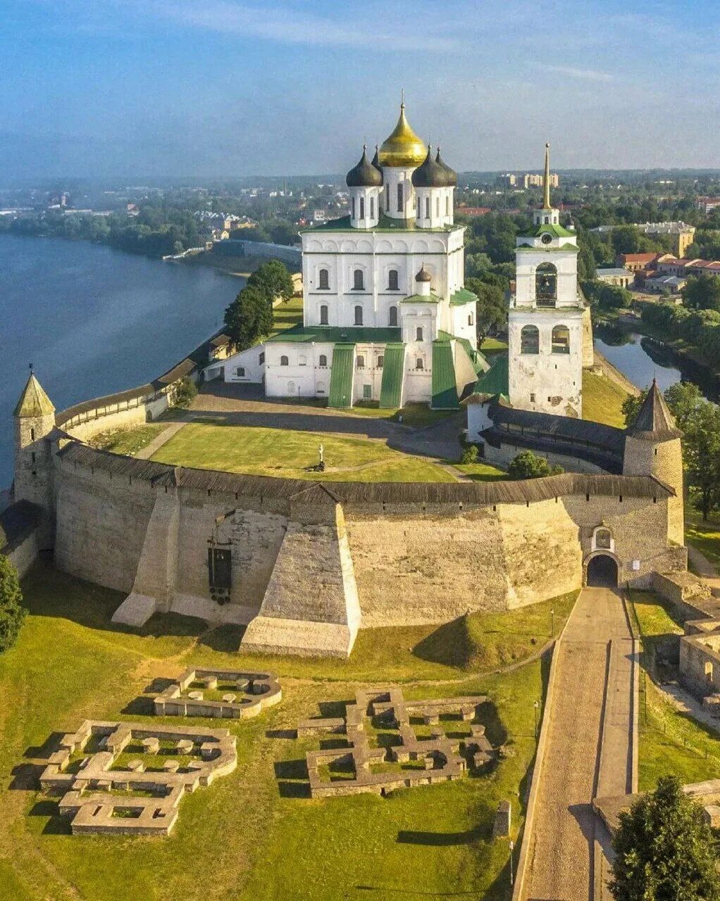 Псковский кремль ул кремль 4 псков фото Псков- Ореховно spadchyna.by