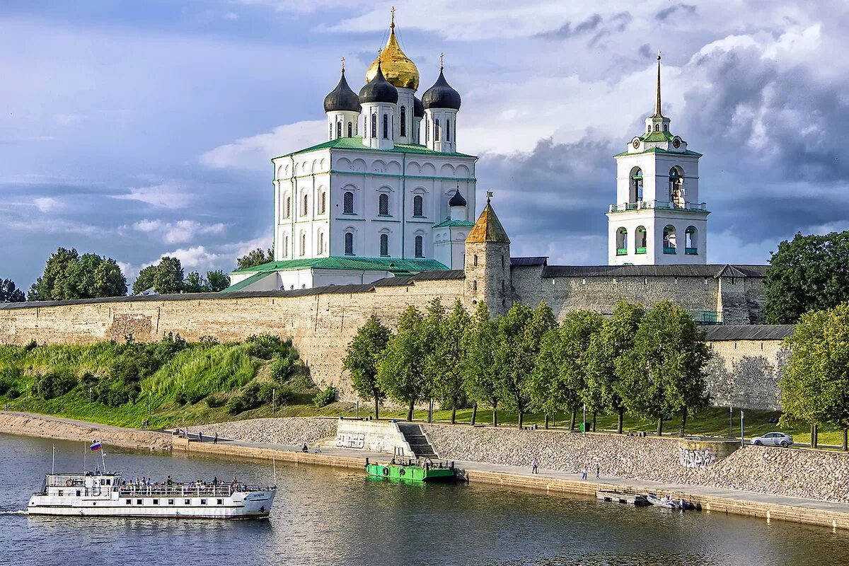 Псковский кремль ул кремль 4 псков фото речные круизы Валаам, Кижи, Соловки из Перми, Москвы, Питера на лето 2023 купить