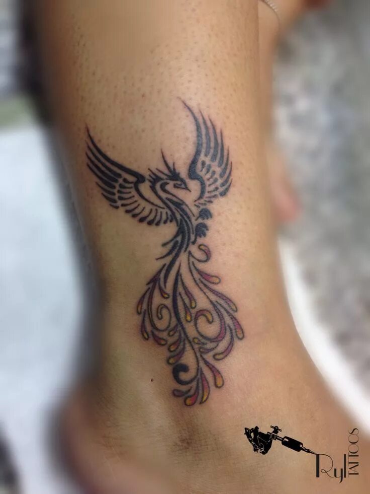 Птица феникс фото тату для девушек Pin by Rebecca Brackins on Tats I like Phoenix tattoo feminine, Small phoenix ta