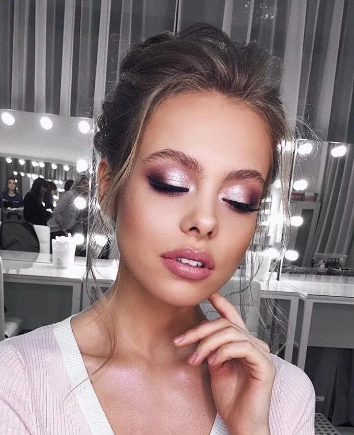 Пудровый макияж Pin by Ольга on Надо попробовать Beach wedding makeup, Wedding makeup looks, Pin