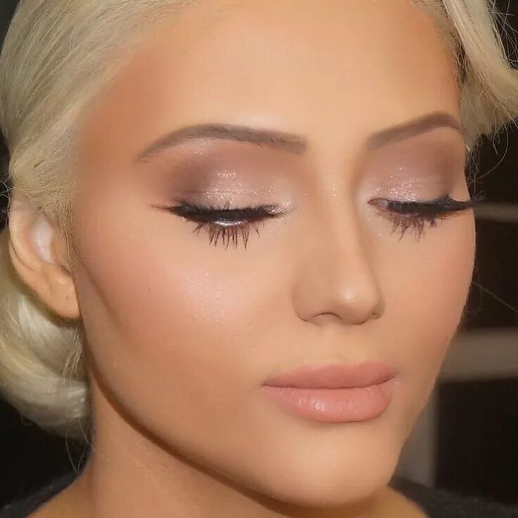 Пудровый макияж Wake Up and Makeup on Instagram: "Soft glam by the amazing @styledbyhrush ❤ ️❤ ️❤ 