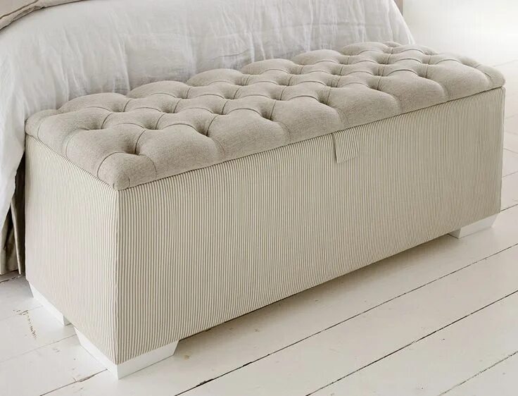 Пуф в интерьере спальни Empire ottoman with deep buttoned lid Ottoman, Upholstered beds, Bedroom furnitu