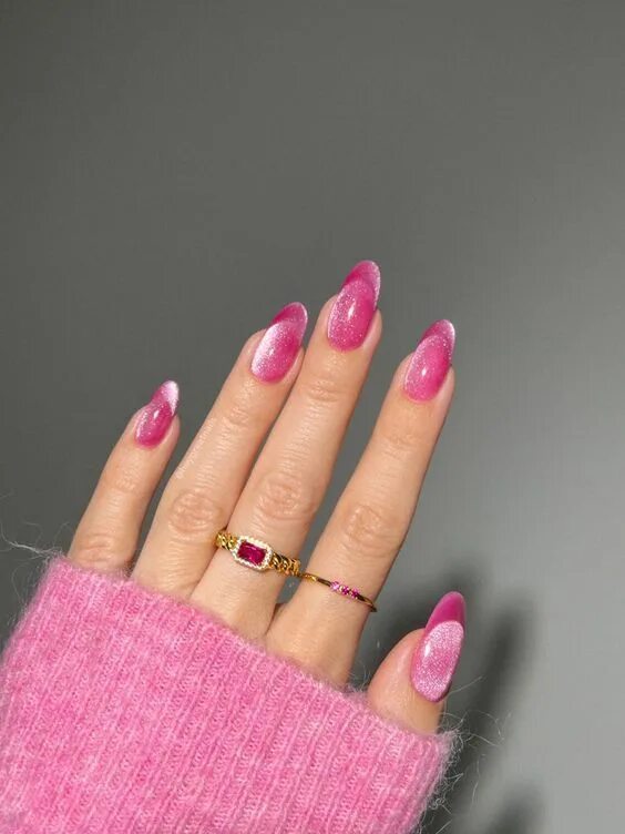 Пурпурный маникюр фото Velvet nails are the moodier graduation from your glazed donut manicure in 2022 