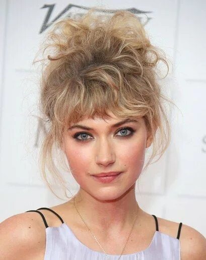 Пушистая челка фото The 30 Women We’re Excited to Watch in 2014 Short wavy hair, Curly hair with ban