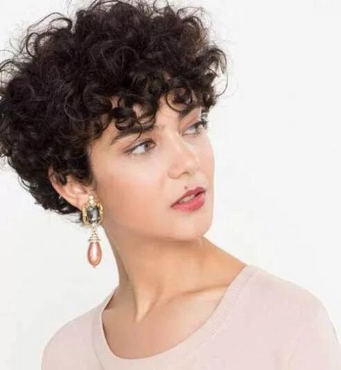 Пушистые короткие прически 20 Latest Short Curly Hairstyles Short curly hair, Curly hair styles, Haircuts f