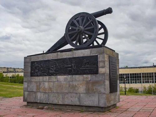 Пушка каменск уральский фото Памятник В.И. Ленину в поселке Ленинском - Путеводитель и виртуальные экскурсии 