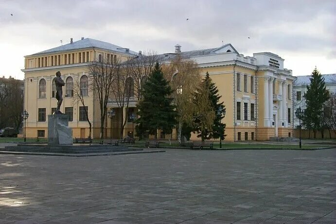 Пушкинская библиотека краснодар фото Krasnodarskaya krayevaya universalnaya nauchnaya biblioteka imeni A. S. Pushkina