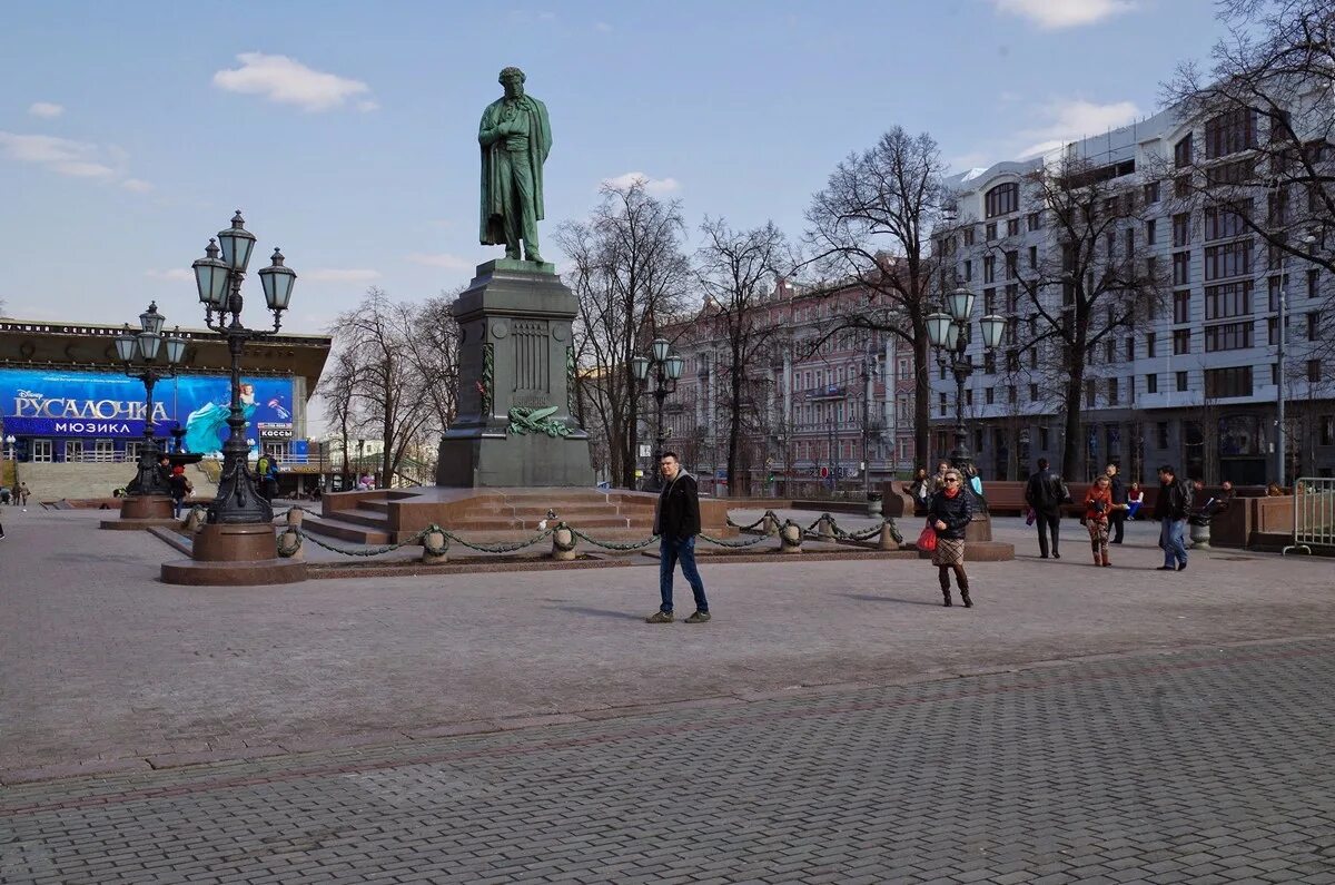 Пушкинский сквер москва пушкинская площадь фото Пушкинская площадь / Пушкинская площадь / Фотография на PhotoGeek.ru