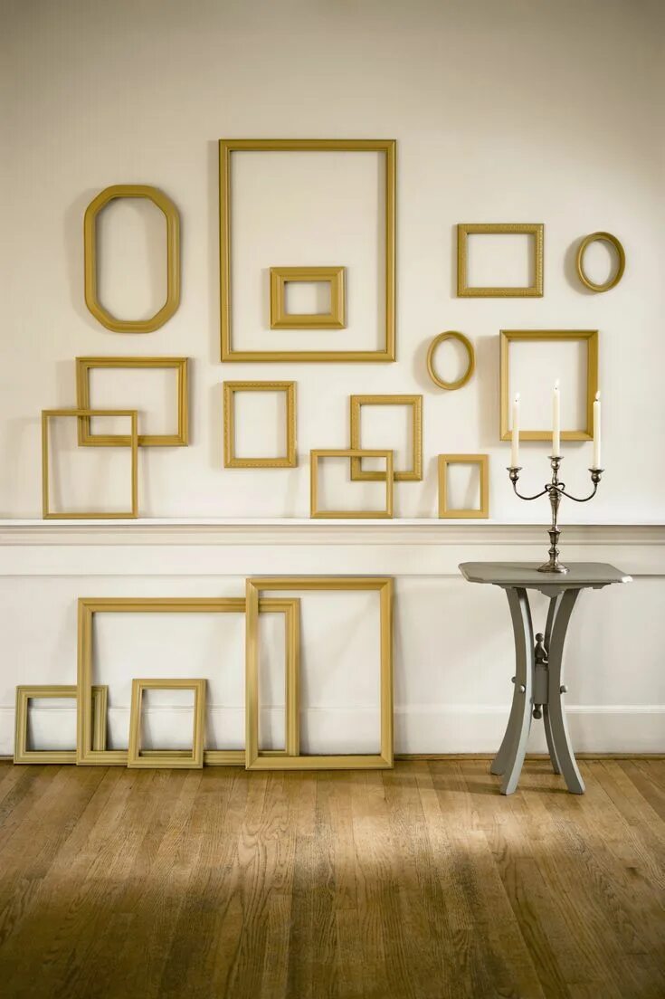 Пустые рамки на стене в интерьере 26 Creative DIY Room Divider Ideas Frames on wall, Empty picture frames, Frame w