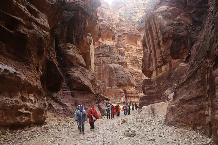 Путь петра фото In Jordan's ancient Petra, sirens warn of flash floods