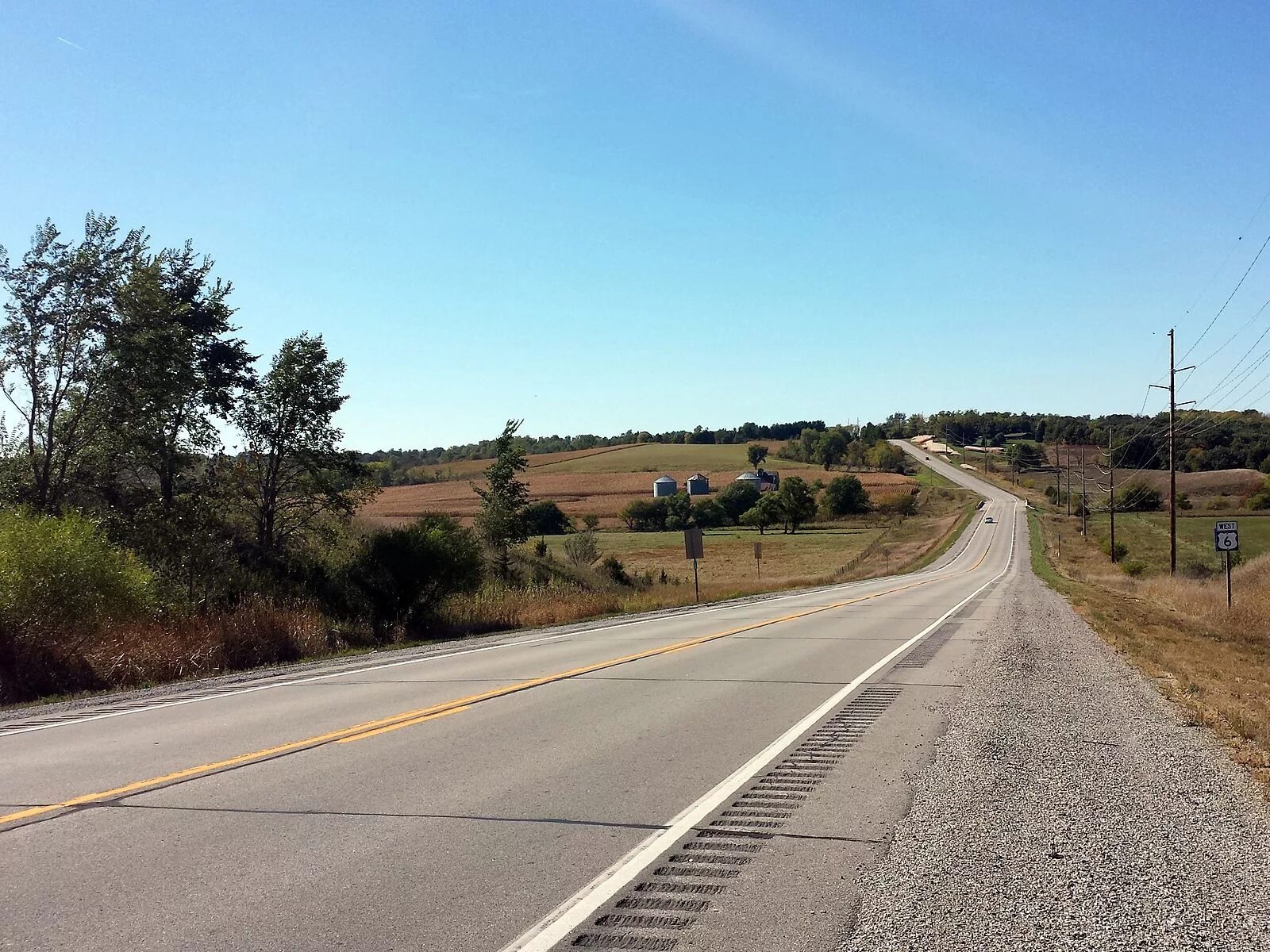 File:2013-07-14 08 29 37 View east along U.S. Routes 6 and 50 at the junction wi