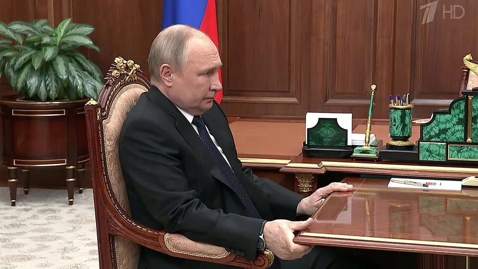 Путин фото класс Владимир Путин приказал отменить штурм "Азовстали". Новости. Первый канал