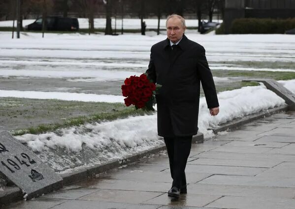 Путин в санкт петербурге 19 сентября фото Владимир Путин на мероприятиях в день 80-летия прорыва блокады Ленинграда - РИА 