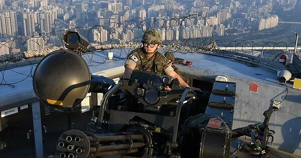 Пво на крышах москвы фото M167 VADS Air defense artillery positioned on top of skyscrapers in Seoul, South