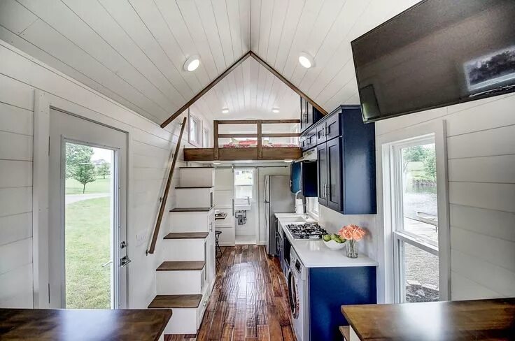 Пяти вариантов домов The Kokosing: a beautful blue tiny house from Modern Tiny Living of Columbus, Oh