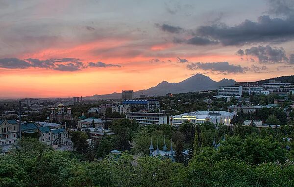 Пятигорск фото города и улиц Пятигорск Вид с горы Горячей на Пятигорск Алексей Забабурин