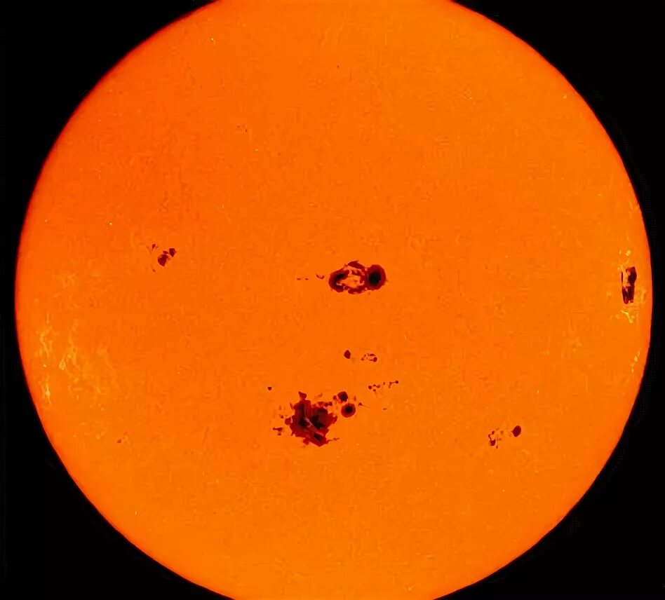 Пятна на солнце фото The Sun and Sunspots