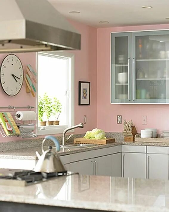 Пыльные цвета в интерьере кухни Pink kitchen walls, Pink and grey kitchen, Pink kitchen