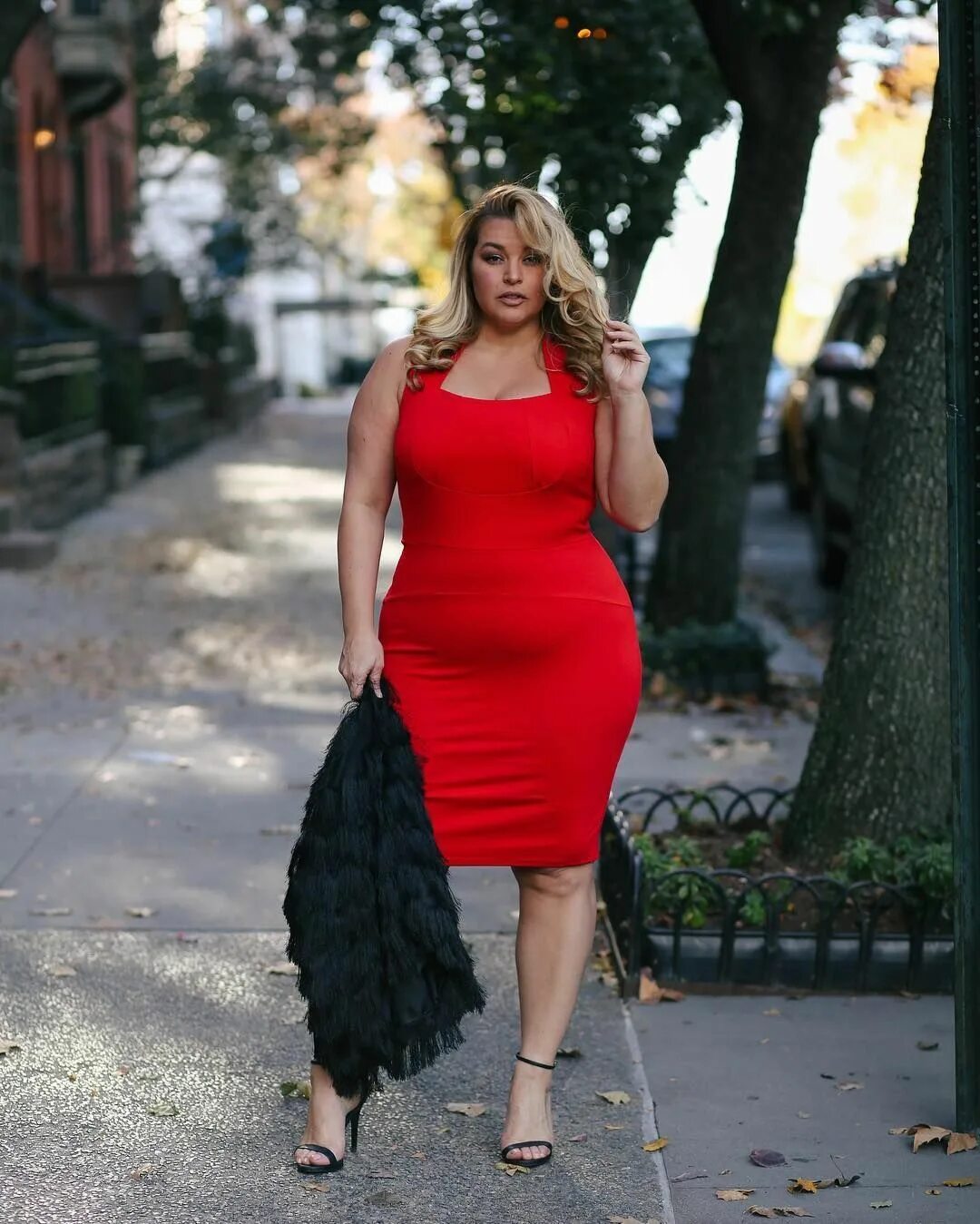 Пышка в платье фото Plus Size Fashion Curvy women fashion, Curvy girl fashion, Curvy woman