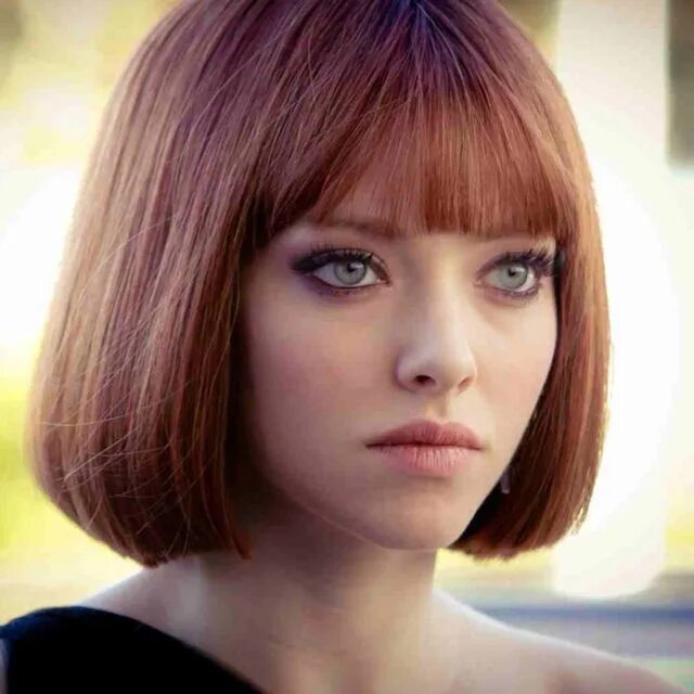 Пышное каре с челкой фото Amanda Seyfried's bob! Love. Bob hairstyles, Short hair styles, Classic bob hair