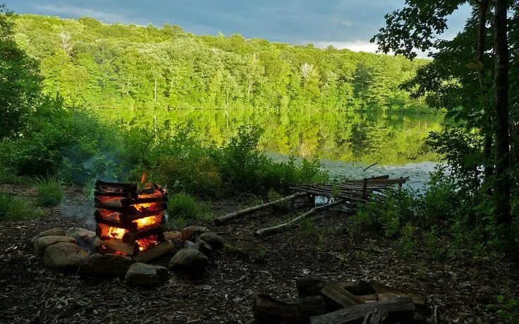 Пышные на природе фото Campfire by the lake. На открытом воздухе, Озера, Природа