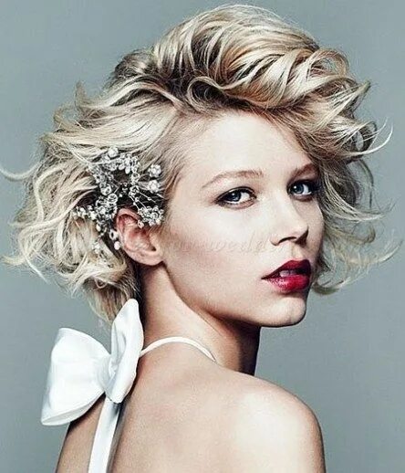 Пышные прически на короткие волосы Bridal Hairstyles for Short Haircut Short wedding hair, Short bridal hair, Curly