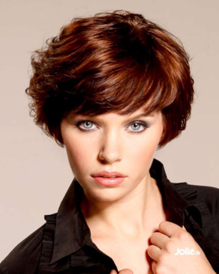 Пышные стрижки женские Short Hairstyles - 1 Wedge hairstyles, Wedge haircut, Short wedge hairstyles