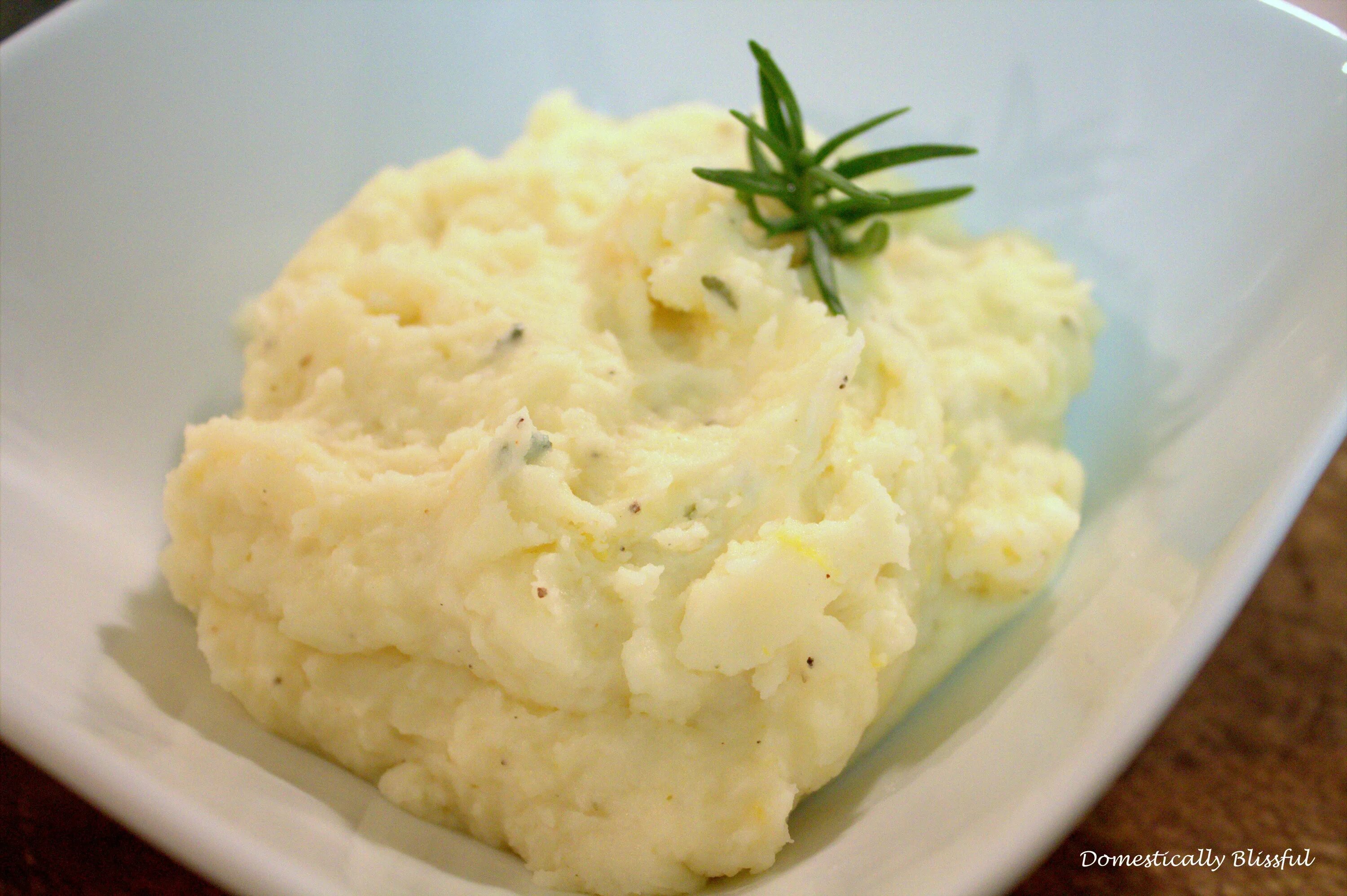 Пюре с сыром рецепт с фото Lemon Rosemary Mashed Potatoes Recipe recipes Rosemary mashed potatoes, Mashed p