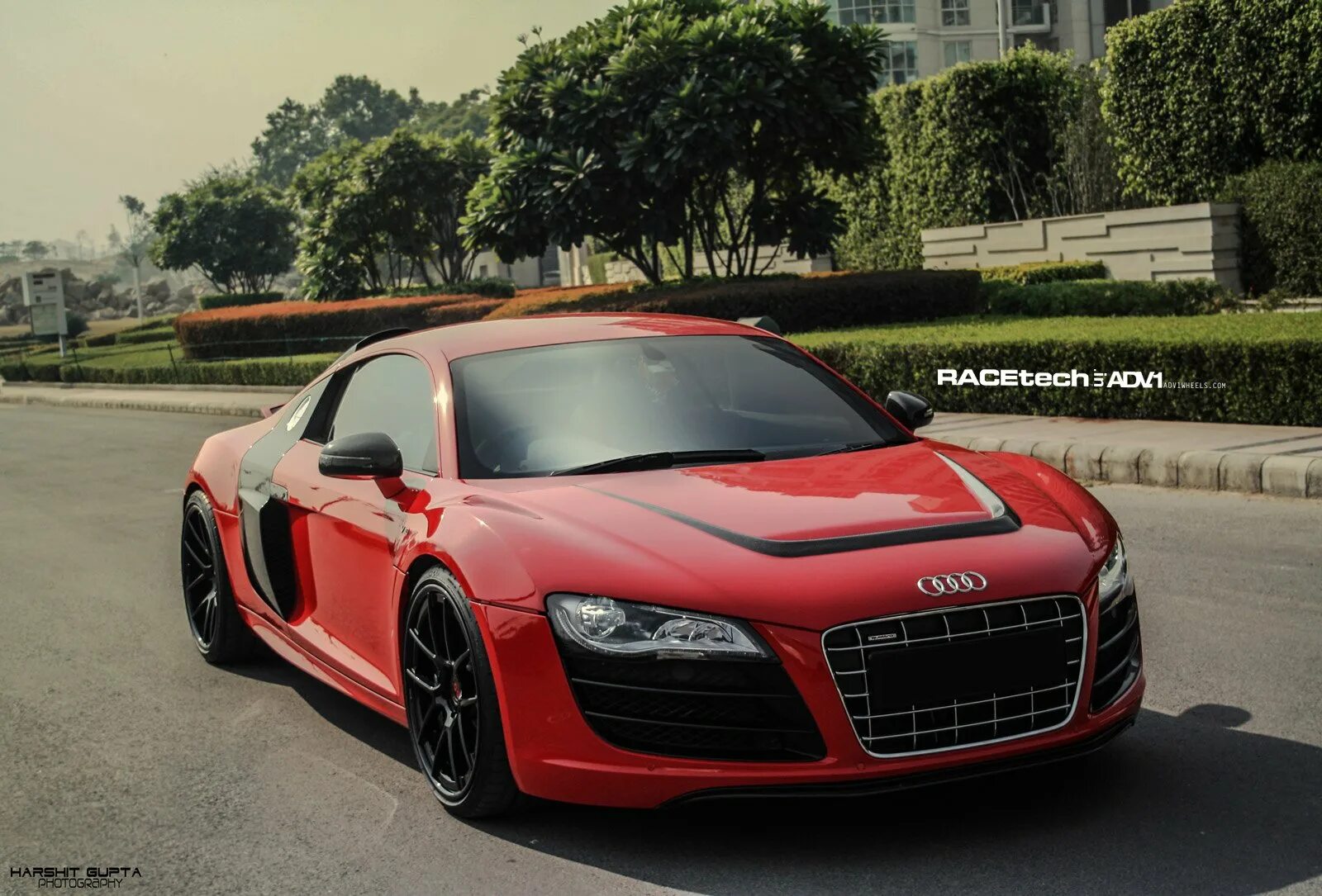 Р 8 фото Black and Red Obsession: Beautiful Red Audi R8 on Black Custom Wheels by ADV1 - 