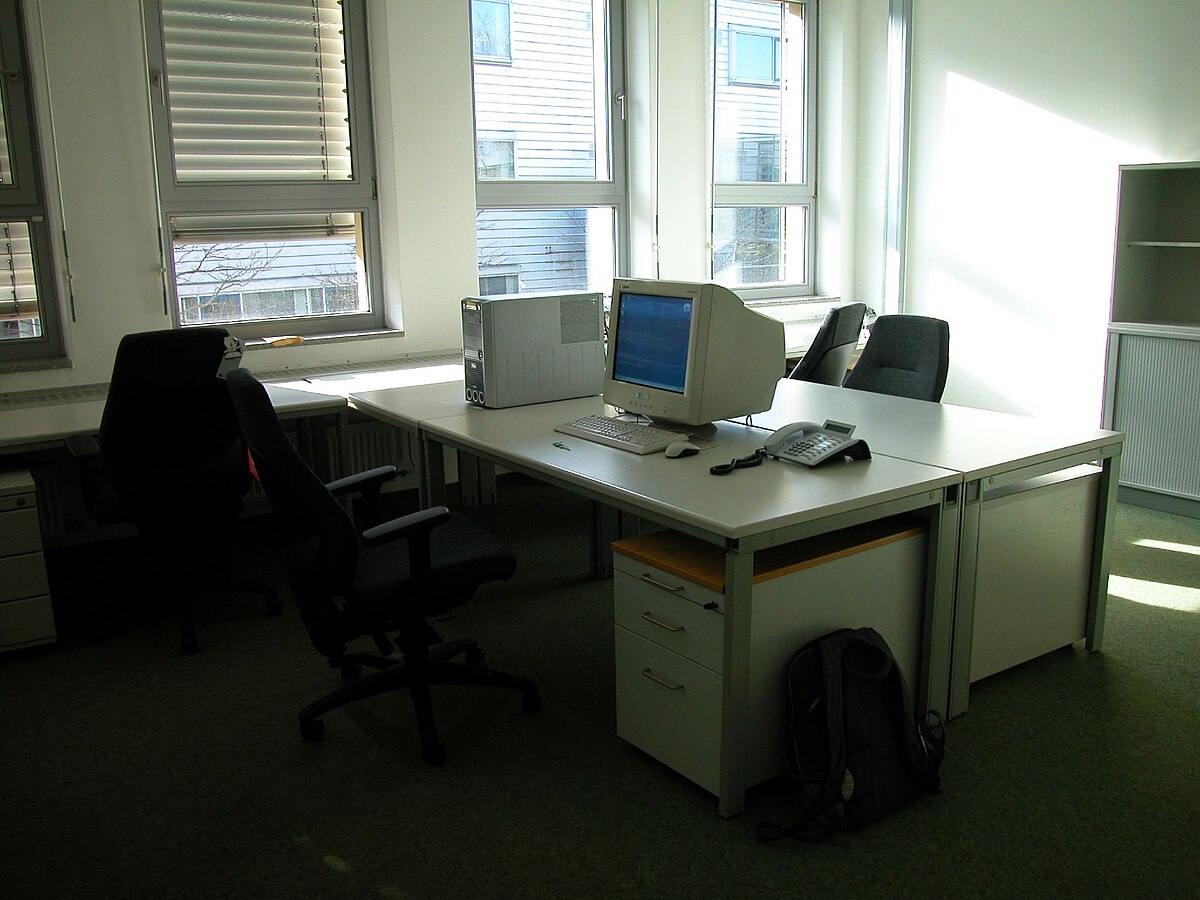 Рабочая станция фото File:Office with Siemens workstation (1).jpg - Wikimedia Commons