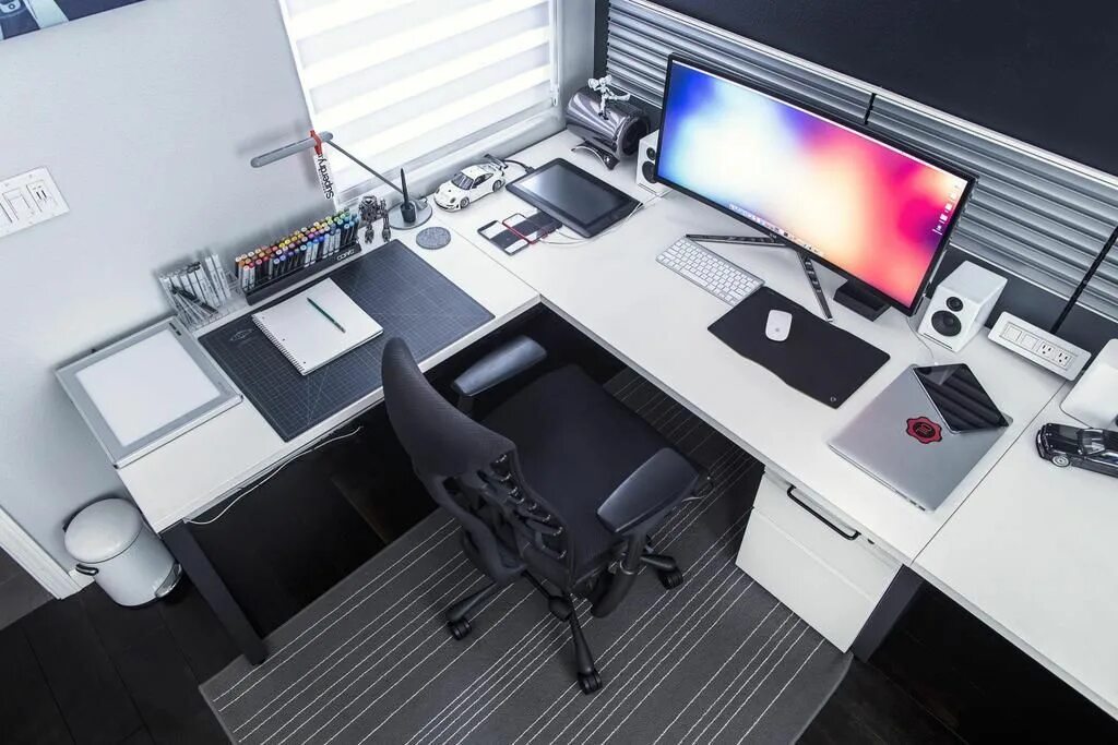 Рабочее место дизайнера интерьера Linxspiration on Twitter Home office design, Home office setup, Workspace design