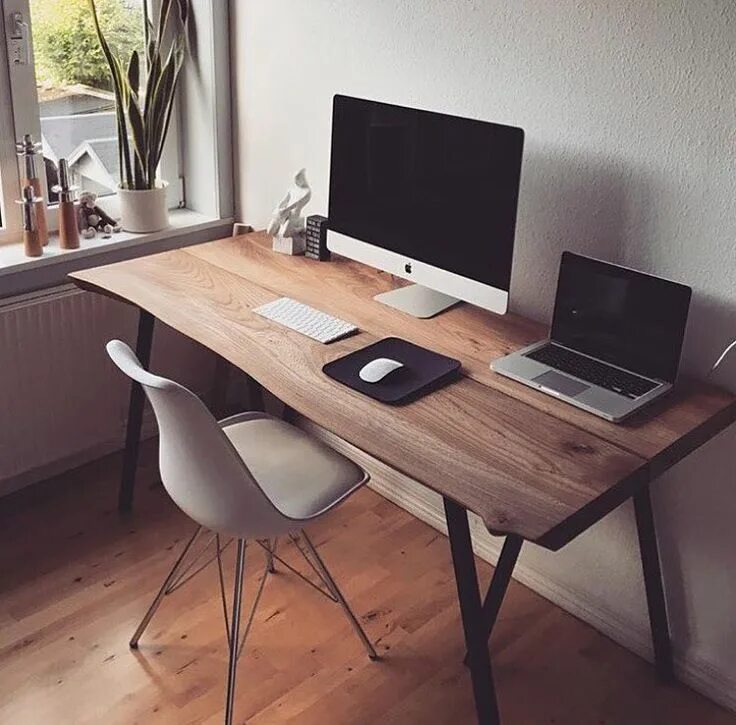 Рабочие столы в стиле фото @thomasleopolddk #minimalsetups #minimal #workspace Minimalist home interior, Mi