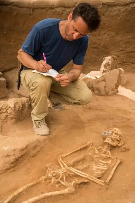 Работа археологов фото Discovery of Philistine Cemetery May Solve Biblical Mystery Archaeological disco