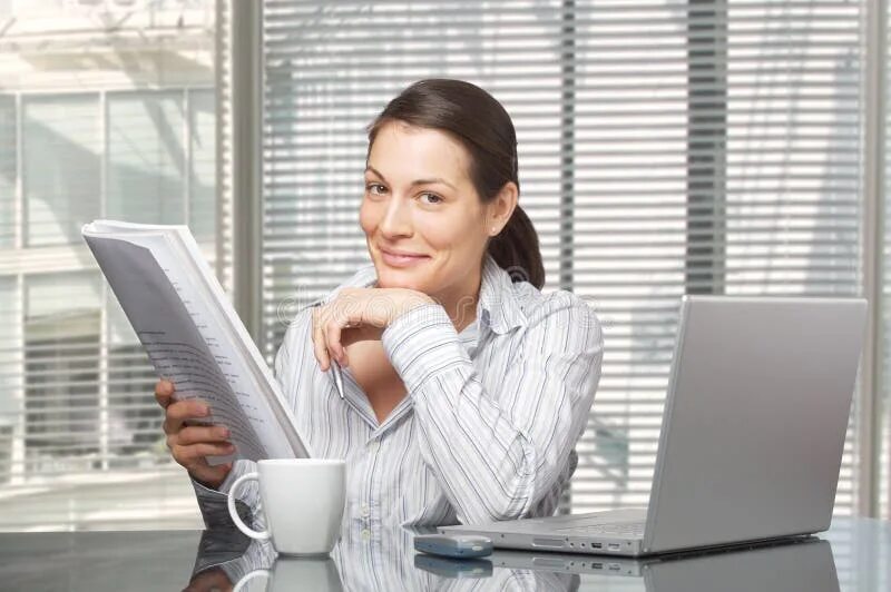 Работа из дома варианты заработка Morning in the office stock image. Image of executive - 2104527