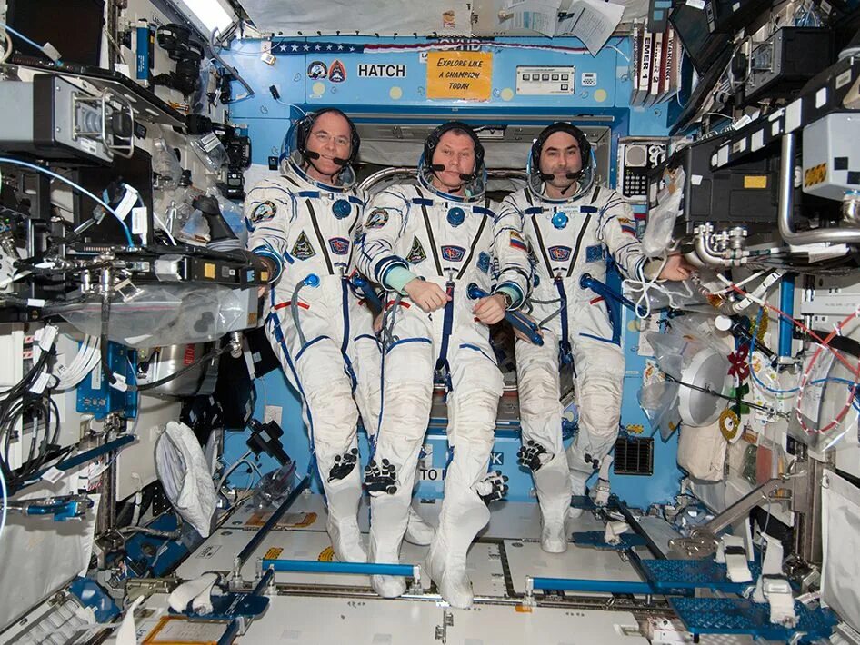 Работа космонавтов фото Expedition 34 Crew in Space Station